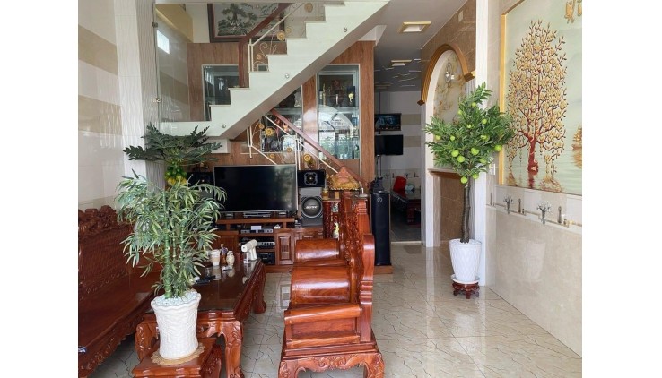 Thị Trấn - Nhà Bè - 2tầng Siêu rộng ( ngang 6.3m nở hậu 6.5m dài 23m ) nhỉnh 5ty