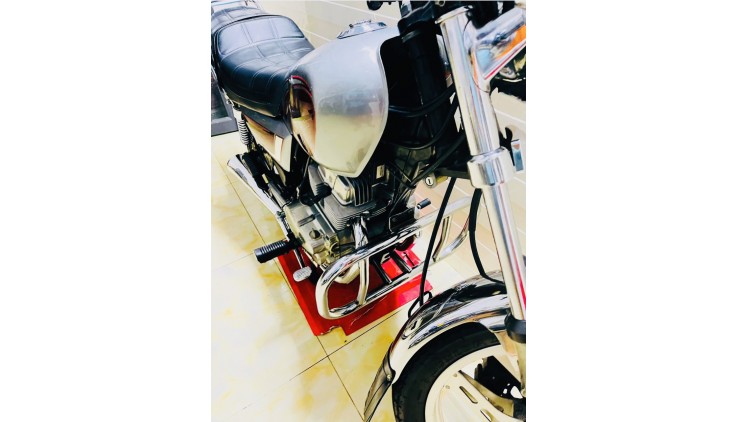 KHUYẾN MÃI CỰC SỐC - BÁN NHANH 2 CHIẾC XE DÒNG LA HUYỀN THOẠI 250 Phân Phối Của HONDA