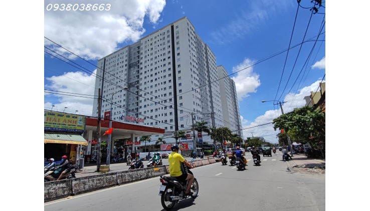 Bán ngôi nhà trước mặt hoạt động Ngang 8m. 340m2 căn nhà 5 Tầng, 20 khu vực. Doanh Thu 100tr/tháng. Hóc Môn