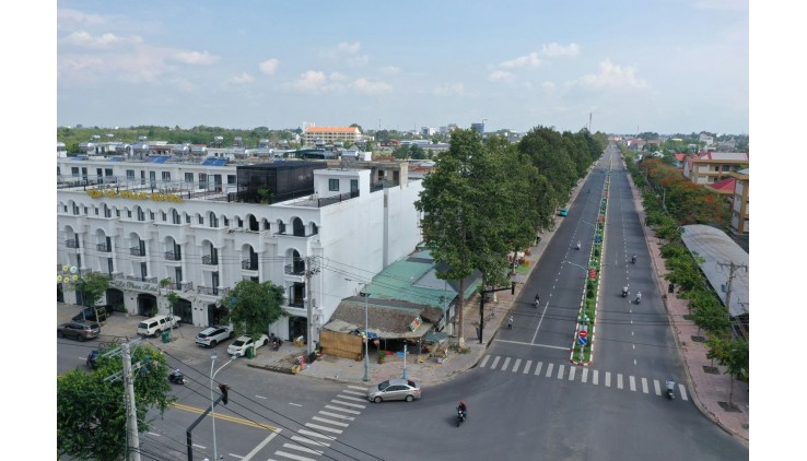 Nhà Phố Tây Ninh View Đẹp - Gần Công Viên, Giá Cực Tốt