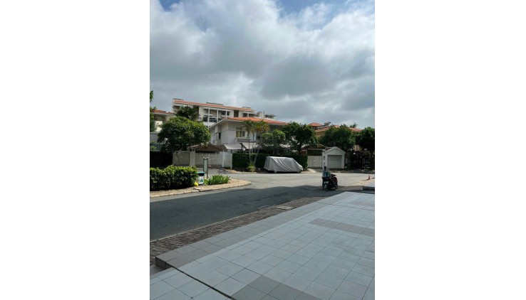 Shop Tôn Dật Tiên - sẵn HĐ thuê đến 2027, tăng 8%/năm - 447m2 - 1 trệt 1 lầu 1 ô đậu xe