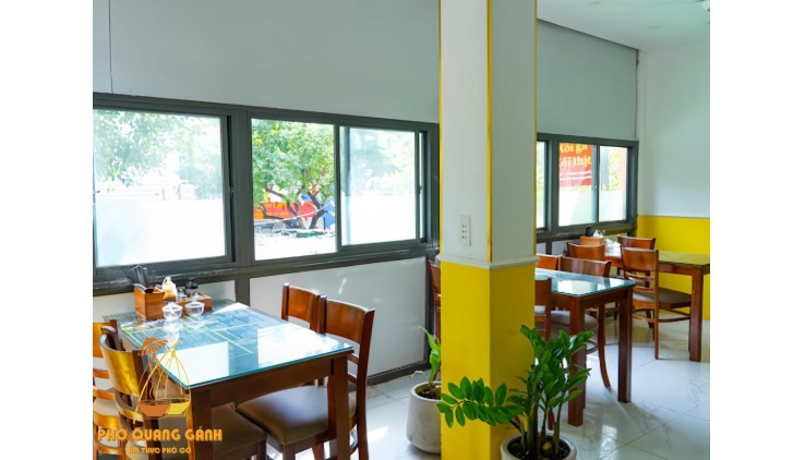 Do phải chuyển công tác ra Hà Nội không có thời gian trông tiệm tôi Cần Nhượng lại tiệm Phở Hà Nội