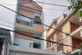 Bán ngôi nhà trước mặt Đông Hưng Thuận, ngay Nguyễn Văn Qúa. Quận 12 - 200m2, Ngang 9,6m. Gía 10 Tỷ