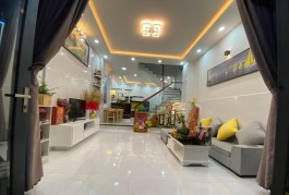 Nhà Full nội thất! đẹp đẽ sang trọng, Gần ủy ban Phường Thạnh Xuân