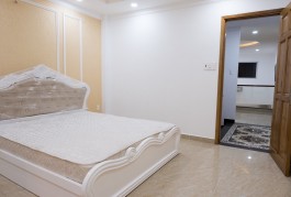 Nhà ngon giá tốt ngang 5,6m - hèm xe hơi 8m đường Sư Vạn Hạnh quận 10 giá 12 tỷ dt 60m2