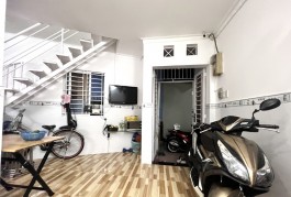 SOS NGỘP BANK, bán gấp nhà xinh, Trường Thọ Thủ Đức, 32m2 ( 4 x 8) giá chỉ 2.9 tl