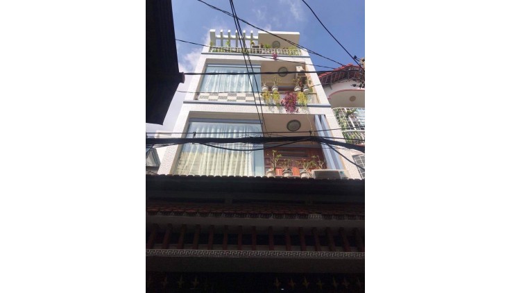 BÁN căn nhà KHU VILLA - HẺM NHỰA 10 M - căn biệt thự CAO CẤP - thiết kế bên trong đẳng cấp. Q.12