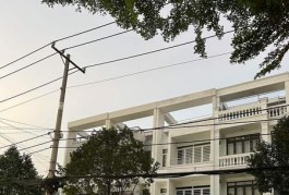 Bán nhà mặt tiền1 hầm 4 lầu 5x30m giá 13,5 tỷ Nguyễn Thị Búp, Q12