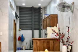 Bán 3 Tầng Đường 160 Gần Lê Văn Việt, 4 PN, 5,5m*16m Nhỉnh 5 Tỷ, Ở NGAY, Có Sân Oto Trước Nhà