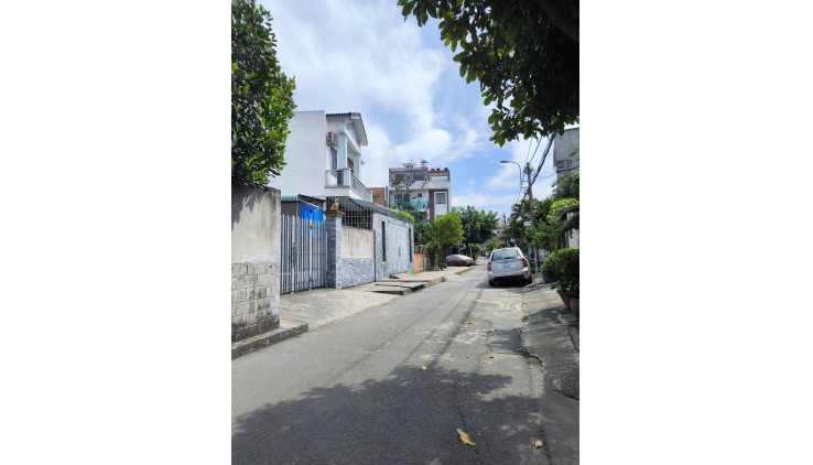 Nhà ngộp Đường số 11. 100m2, 5.5 tỷ,  Linh Xuân, Thủ Đức