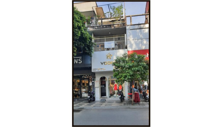 Top nhà vị trí đẹp Sài Gòn 4 x 36m Nguyễn Trãi Bến Thành Quận 1