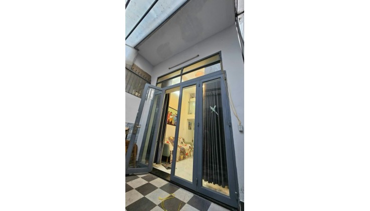 Hoàng Hoa Thám nhà đẹp 44m2 3T 3PN SHR nở hậu sát gần mặt tiền chào 5.3 tỷ TL