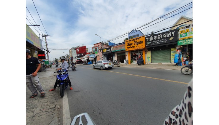 Cho thuê mặt bằng 200m2 măt tiền đường Kha Vạn Cân Linh Chiểu