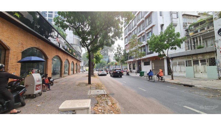Cho thuê MT lớn, gần Hai Bà Trưng
 120 BIS NGUYỄN ĐÌNH CHIỂU, ĐAKAO, QUẬN 1