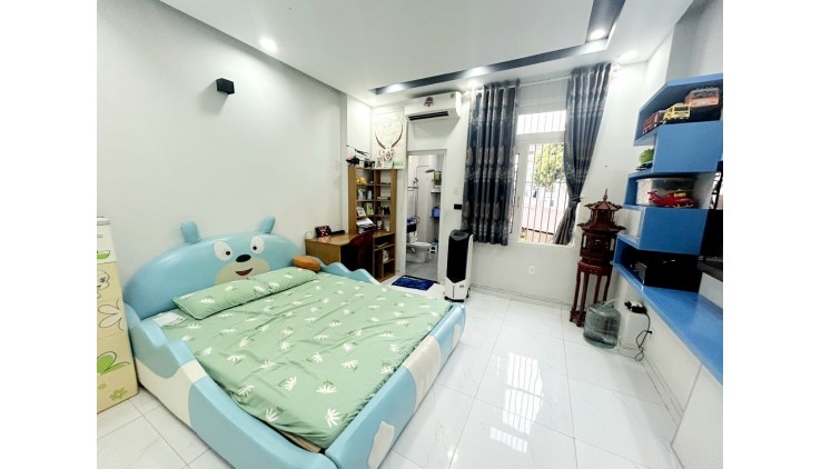 Bán nhà Gò Vấp, 3 tầng, 90m2, hẻm nhựa ô tô, giá chỉ nhỉnh 8.2 tỷ.