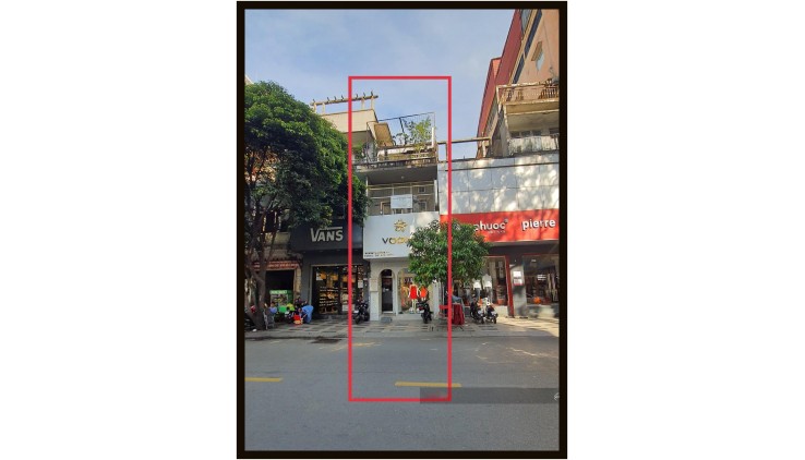 Top nhà vị trí đẹp Sài Gòn 4 x 36m Nguyễn Trãi Bến Thành Quận 1