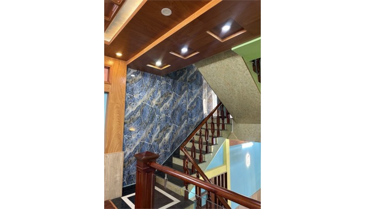 Nhà đẹp 5 tầng ốp gỗ Căm Xe, 4x15m, Đường 10m thông, Phường 12, Gò Vấp, chỉ 7.49 tỷ
