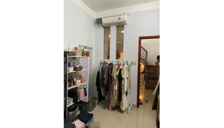 Nhà Bán Phú Nhuận Hẻm 76/ Phan Tây Hồ - 66m2 - 3 tầng xây  BtCT - 4 PN , 4 WC