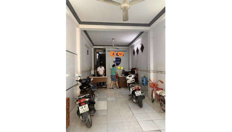 Mặt tiền hẻm 10m Phan Huy Ích, Phường 14. Nhà 3 tầng, 53m2, cho thuê Văn Phòng.