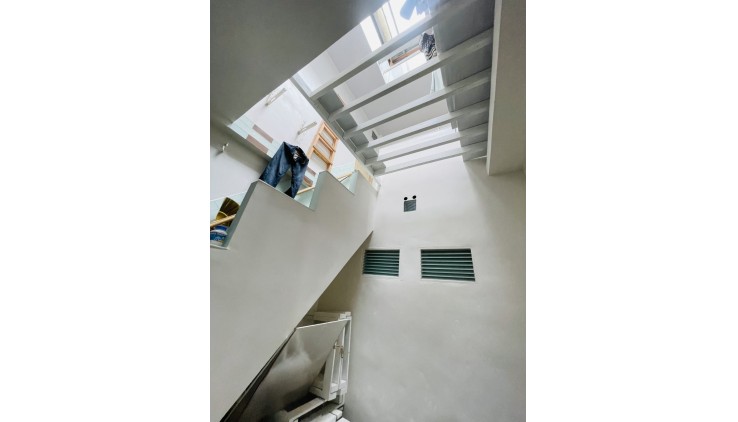 Nhà ngộp Đường số 11. 100m2, 5.5 tỷ,  Linh Xuân, Thủ Đức