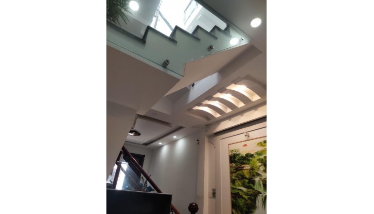 90m2 nhà 4 tầng 4,1 x 22 = 8,9 tỷ Lê Đức Thọ Phường 15 Gò Vấp TP.HCM