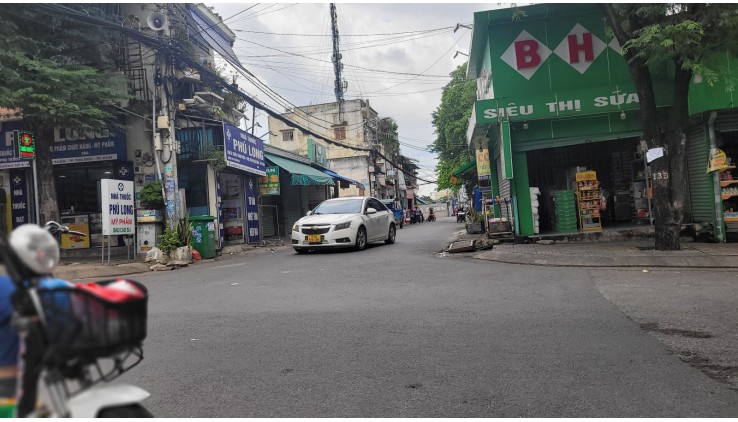 Nhà ngộp, Đường số 4. 186m2, 5mx37m. 10.3tỷ. Linh Xuân, TP.Thủ Đức