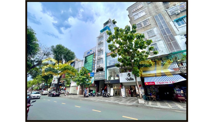 Nhà phố vị trí đẹp 8 x 20m Nguyễn Trãi Bến Thành Quận 1 TP.HCM
