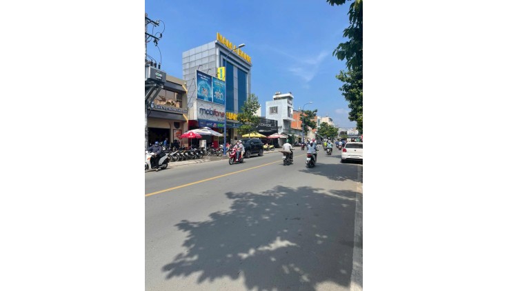 Bán vài căn nhà mặt phố Lê Thị Hà, vị trí đẹp, gần thị trấn Hóc Môn