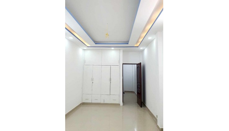 Nhà 3 lầu Bùi Minh Trực, phường 5, Quận 8, gần chợ sáng, Giá 5   tỷ 960 , Sổ hồng sẵn