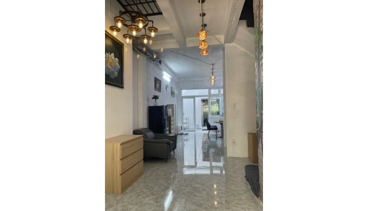 MT Nguyễn Văn Bứa cách QL22 chưa đến 1km 20x65 1266m2 đất và nhà Giá 30.5 tỉ. Liên hệ a Thiện 0914864379