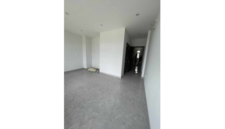 Cho thuê nhà mặt tiền Phạm Hùng, 5x20, có hầm, có thang máy, giá 22 triệu, liên hệ 0914864379