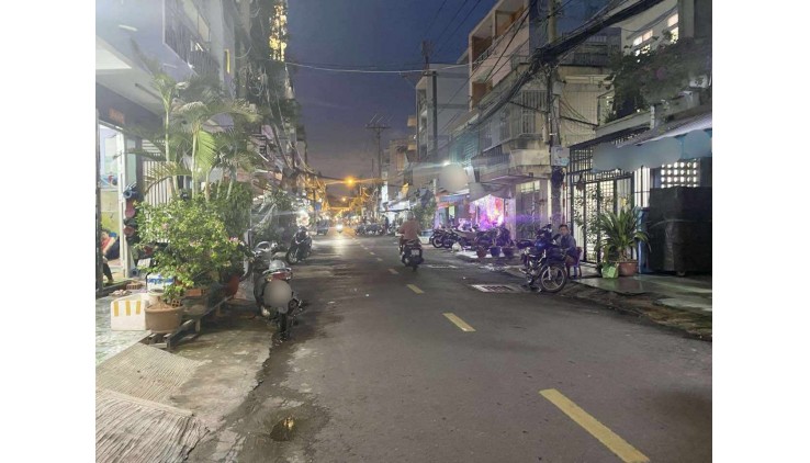 Bán gấp mặt tiền kinh doanh đường Ba Đình 42m2 nhỉnh 7 tỷ, liên hệ 0949445399