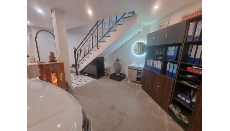 Cần bán nhà đường Nơ Trang Long Bình Thạnh. Gần Khu Học viện Hành Chính Thành phố xe oto ra vào thoải mái. Liên hệ 0909668928