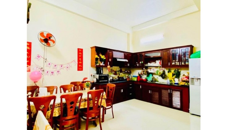 GẦN CHỢ TÂN HƯƠNG - HXH - VILLA MINI NGANG BỀ THẾ 7M - 105M 3 TẦNG GIÁ NHỈNH 8 TỶ