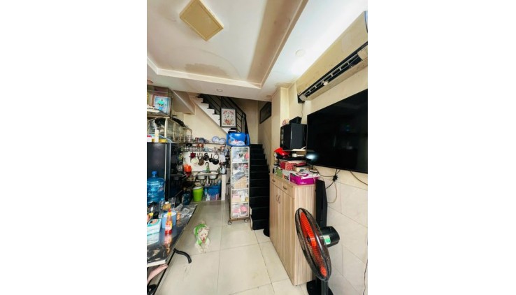 Lạc Long Quân Quận Tân Bình Phường 8.