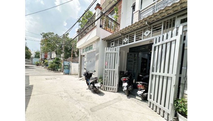 Quang Trung Quận Gò Vấp Phường 8 ( Đối diện Mercerdes) .