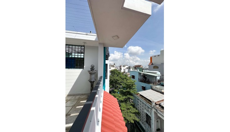 Quang Trung Quận Gò Vấp Phường 8 ( Đối diện Mercerdes) .