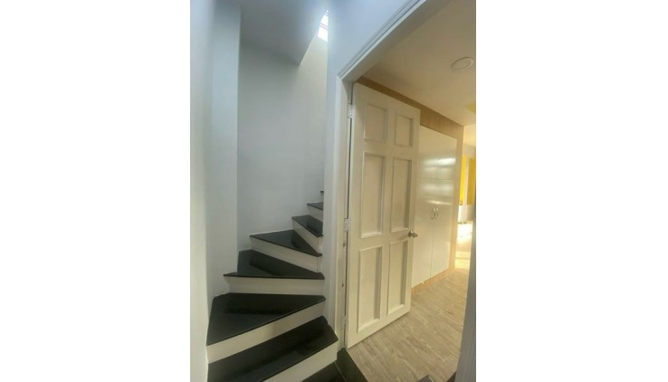 Đinh Công Tráng Quận 1 Phường Tân Định.