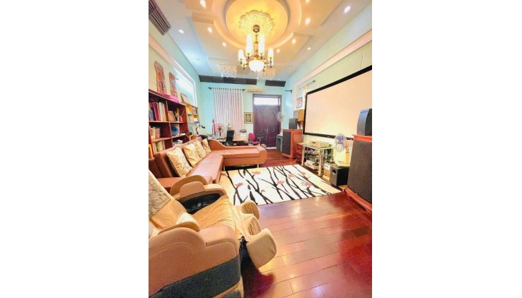 Bán nhà Mặt tiền hẻm 173 Khuông Việt gần Hòa Bình, DT: 4.5x22m, 4 Tầng - 5PN, 11 tỷ.