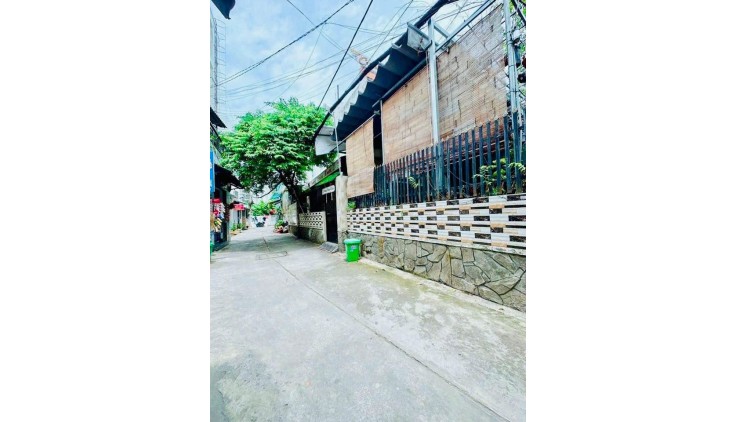 NGAY AEON - CHỢ SƠN KỲ - NHÀ LÔ GÓC NGANG 6,5 NỞ HẬU - 75M 2 TẦNG NHỈNH 5 TỶ
