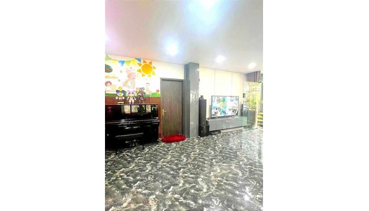 Mặt Tiền Thụt Minh Phụng Phường 10 Quận 11.