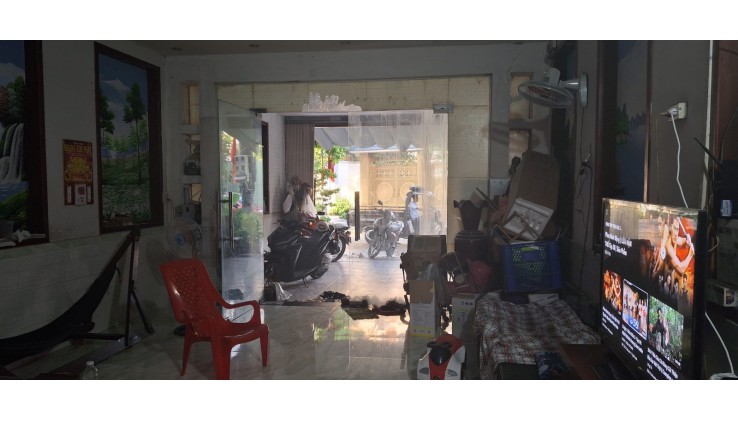 Nhà ngộp. Linh Xuân, TP. Thủ Đức. 125m2, 7.5 tỷ.