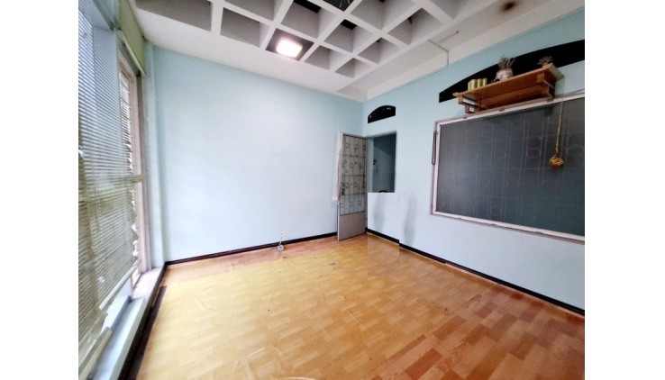 Bán nhà Mặt tiền Nguyễn Thái Bình, F4, ngay  Cộng Hòa - K300, 4.2x11m, 3 tầng, 13.5 tỷ.