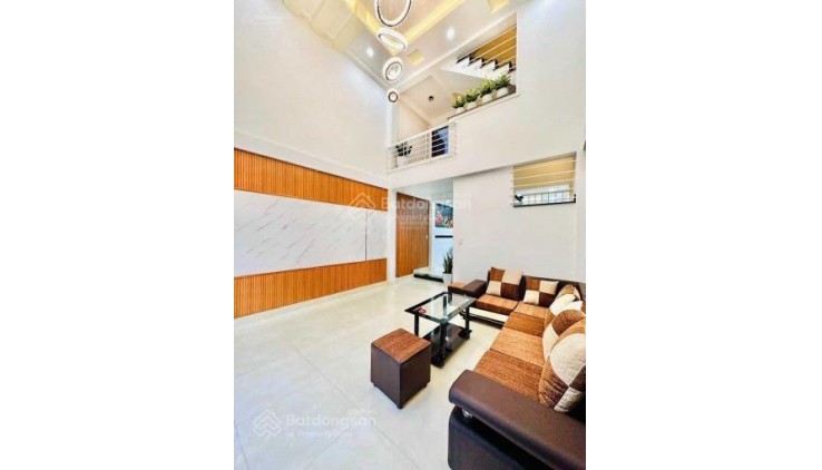 Bán Nhà HXH Lê Trọng Tấn Quận Tân Phú 3 Tầng 3PN 60m2 Chỉ nhỉnh 5 Tỷ