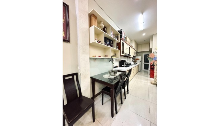 Bán nhà đường Nguyễn Trọng Tuyển P8, Phú Nhuận, 65m2, 3 tầng, 6.49 tỷ