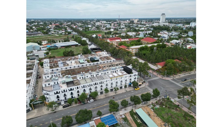 Bán Nhà Mặt Tiền Đường Lớn Tây Ninh - Kinh Doanh Thuận Lợi, Sinh Lời Cao!