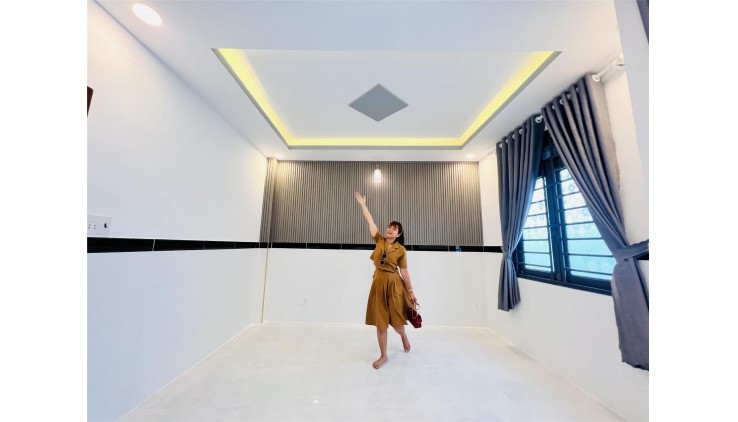 Bán Nhà Gấp 4 Tỷ 9 DT 5 x 10 4 PN 5 WC Tây Lân Bình Tân