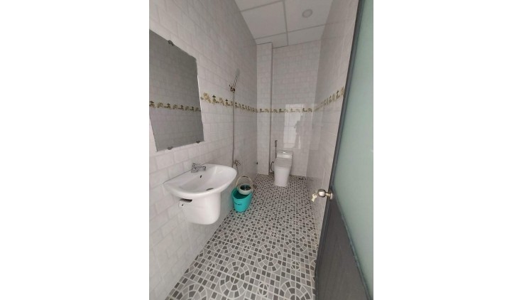 Bán 130m2 đất TẶNG nhà 2t, HXH Tân Phú chỉ 30m vừa ở vừa có tiền, tiên ích bao quanh, giá chỉ 5 tỷ xx TL