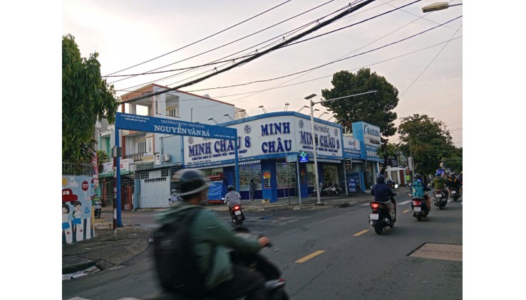 Ngộp banks, 12.5 tỷ. Đường số 11. 10mx15m, 3 tầng. Linh Xuân Thủ Đức.