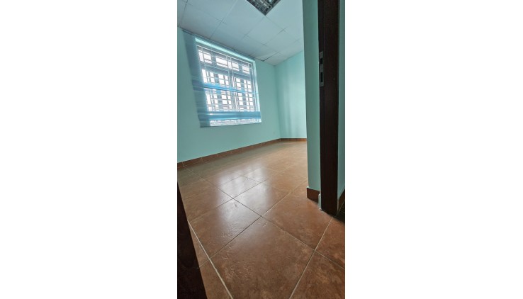 BÁN NHÀ 2 TẦNG - HXH - 136 M2 - THẠNH LỘC - QUẬN 12. GIÁ  : 5,3 TỶ.